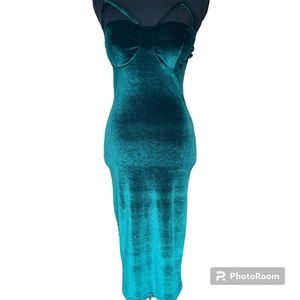 Women’s Velvet Green Midi Dress Size M